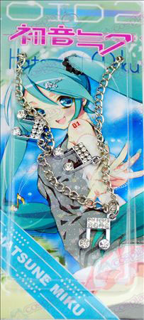 Cartão de Hatsune instalado observa três colar de pingente de diamante